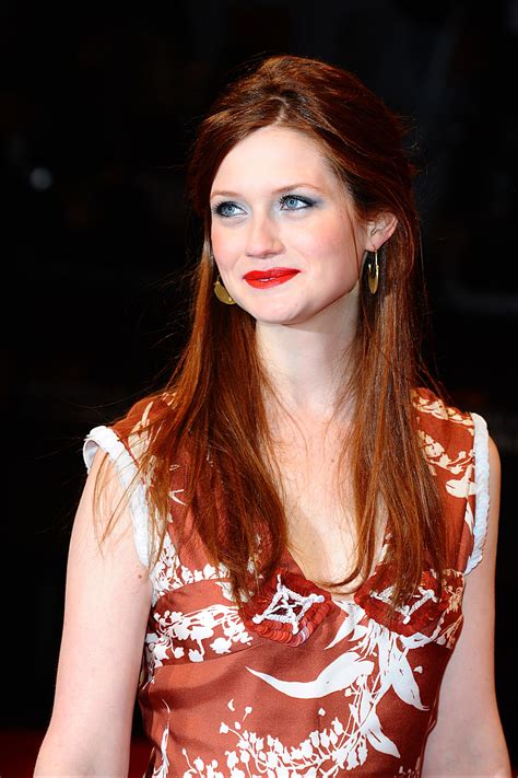 Bonnie Wright photo gallery